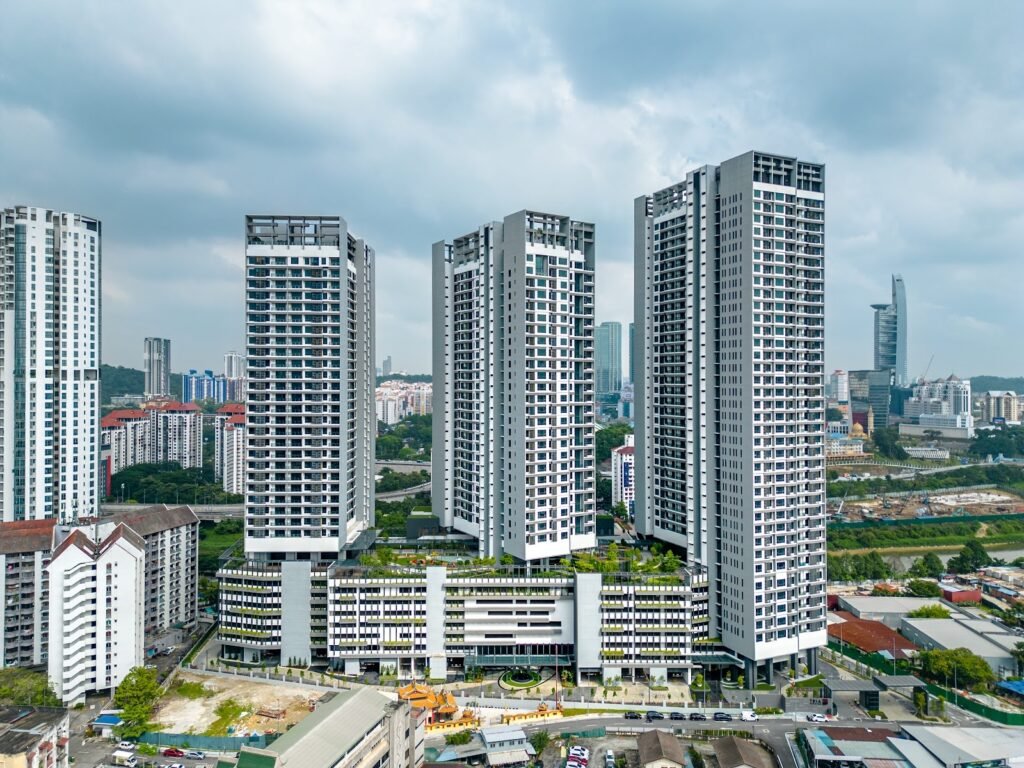 TRIA Seputeh, Old Klang Road: aerial view of the three towers